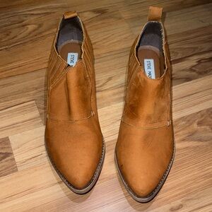 Steve Madden Men's Tan Suede Chukka Boots